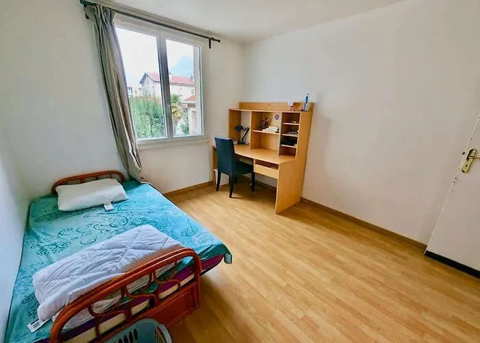 Impeccable Chambre, Bien Place, Calme & Tout Equipe